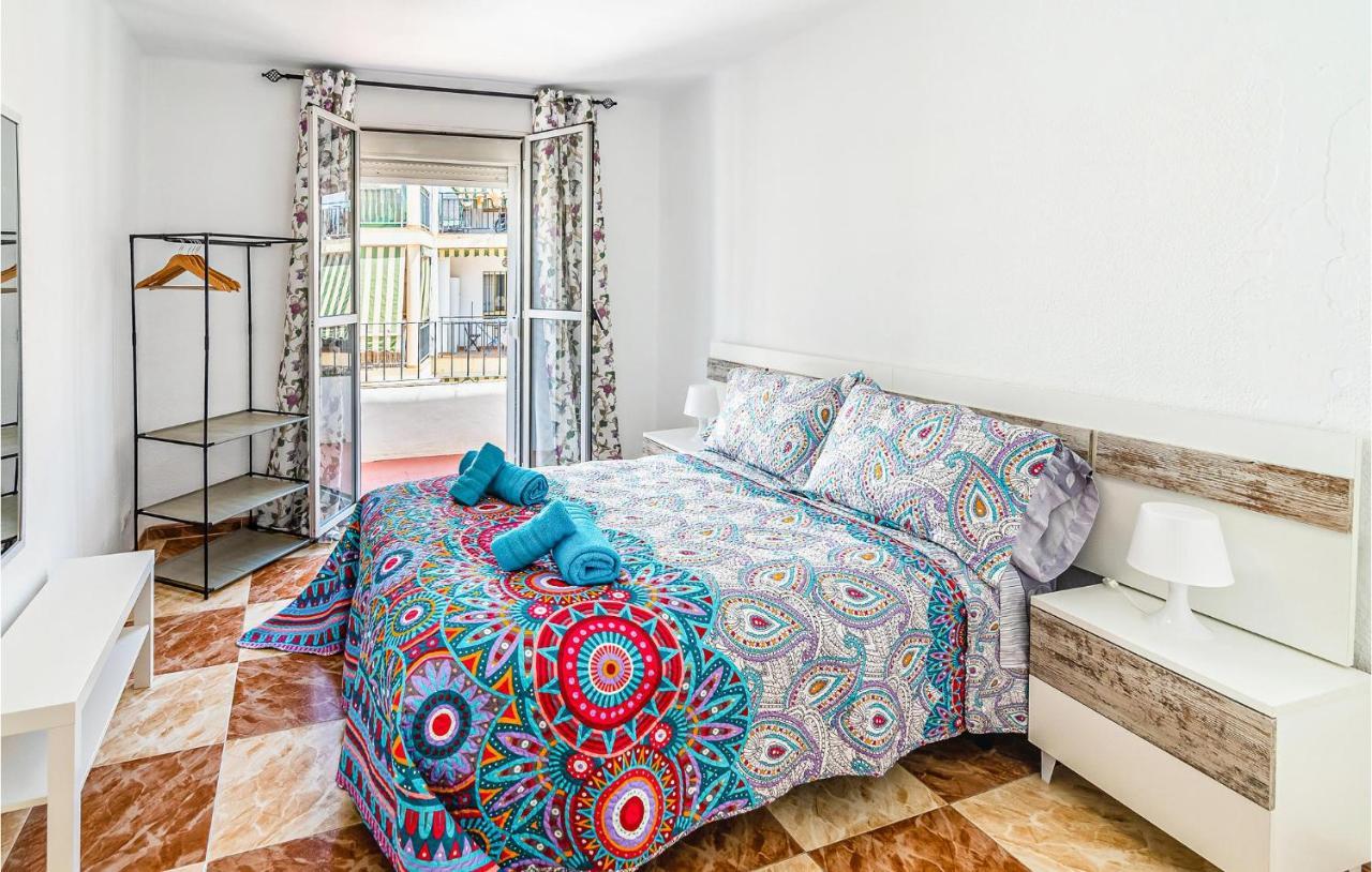 Beautiful Apartment In Cordoba With Kitchenette Exterior photo