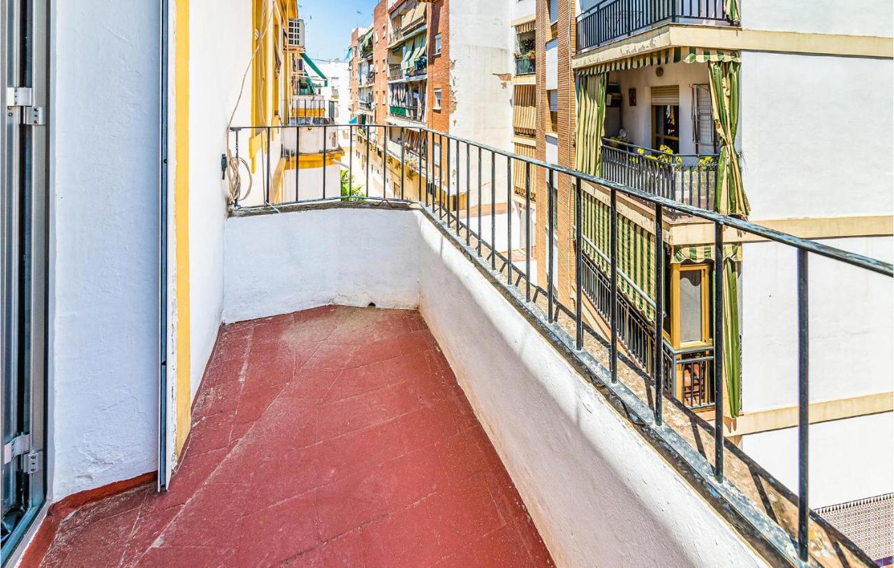 Beautiful Apartment In Cordoba With Kitchenette Exterior photo