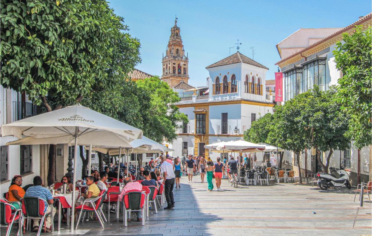 Beautiful Apartment In Cordoba With Kitchenette Exterior photo